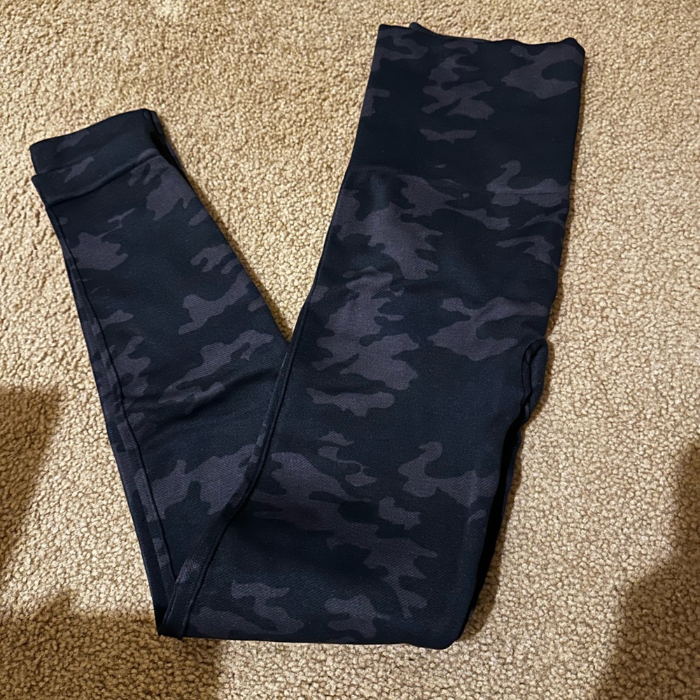 Spanx Black Camo High Rise 7/8 Leggings